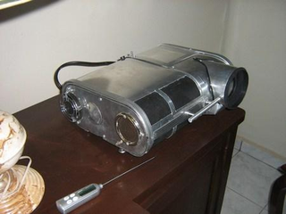 Illustration for article titled Projectors Made From Trash Deliver HD Video and Stereoscopic Movies